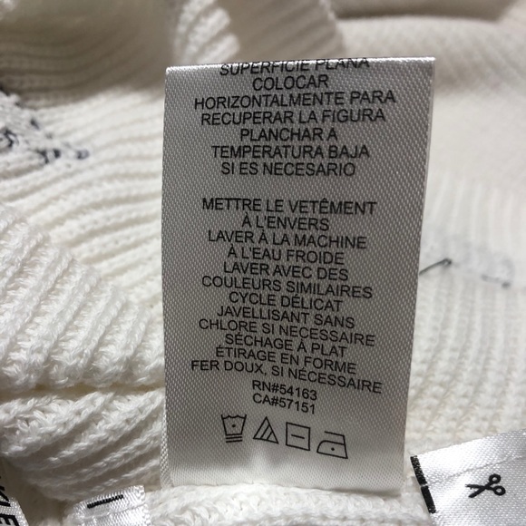 NEW⭐️HOST PICK🎉⭐️CALVIN KLEIN JEANS SWEATER - Picture 10 of 11